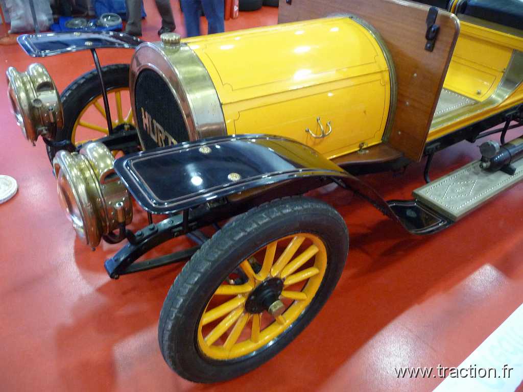 2012_Montbeliard (39).jpg - 03/03/2012 - 25200 MONTBELIARD - VIEUX VOLANTS FRANC-COMTOIS - Bourse d'échange Autos-Motos Anciennes - La Roselière - Compagnie des Automobiles et Cycles Hurtu qui était implantée à Albert (Somme)